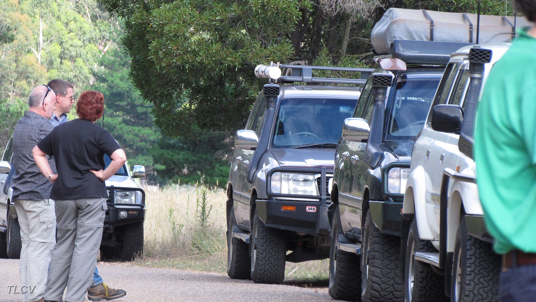 01-Michael, Gerry & Pam discuss air pressures at the start of the TVGC track .JPG